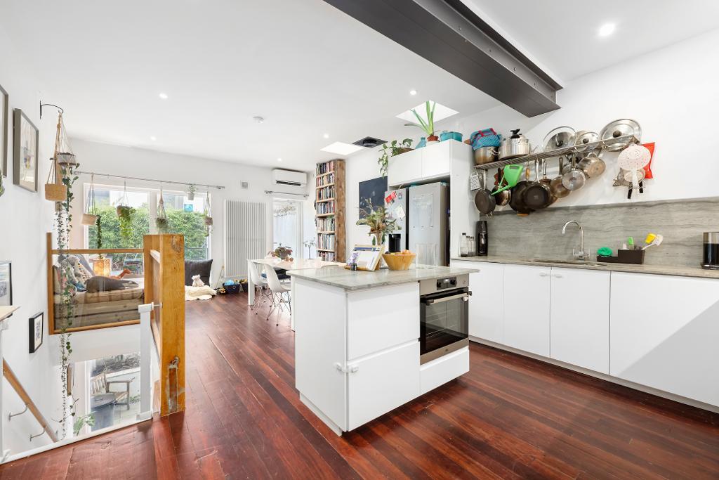 Highbury Hill, London, N5 1TB