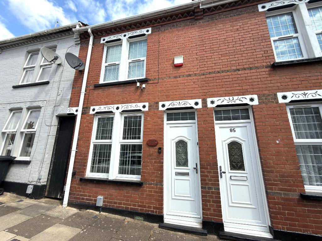 Warwick Road, Luton, Bedfordshire, LU4 8BJ