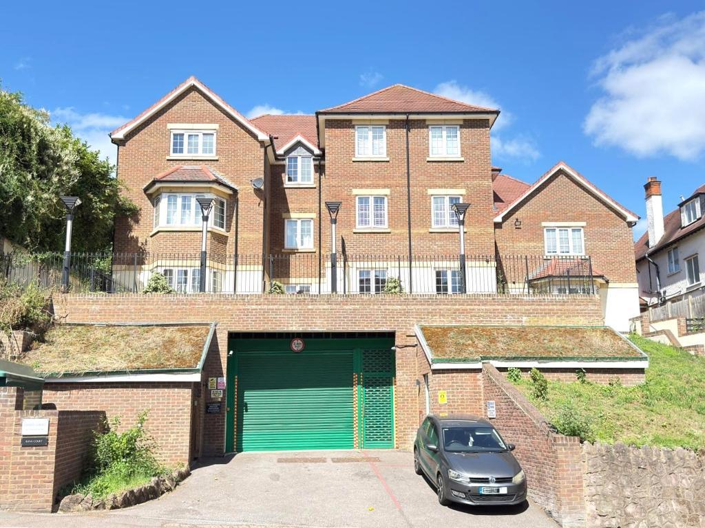 Rana Court, 46 London Road, Luton, LU1 3GH